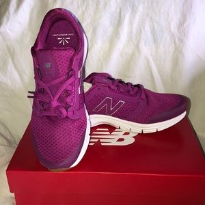 New Balance size 9 women’s sneakers Boysen